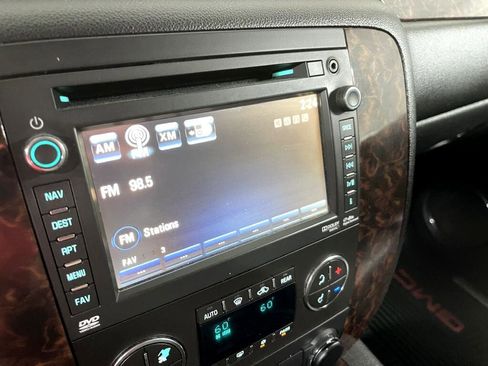 Used 2012 GMC Yukon XL Denali image 22