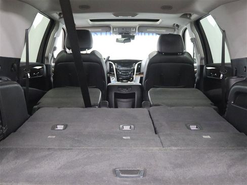 Used 2020 Cadillac Escalade Luxury w/ Escalade Sport Edition image 8