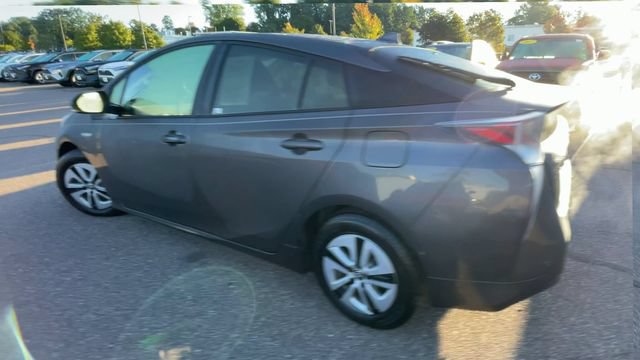 Used 2018 Toyota Prius Three FWD image 4