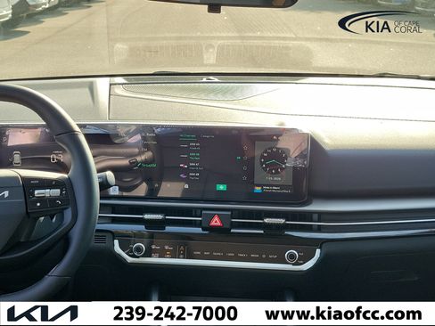 New 2026 Kia Sportage EX w/ EX Panorama Roof Package FWD image 18