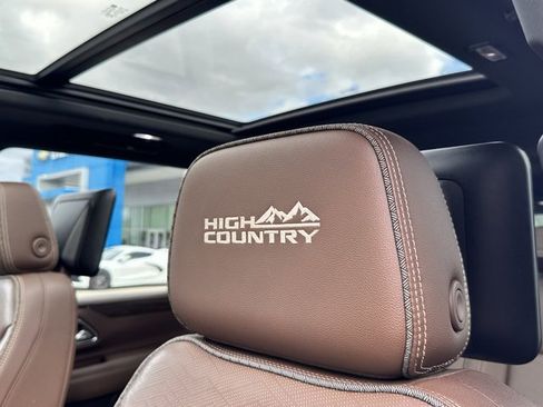 Used 2021 Chevrolet Suburban High Country image 25