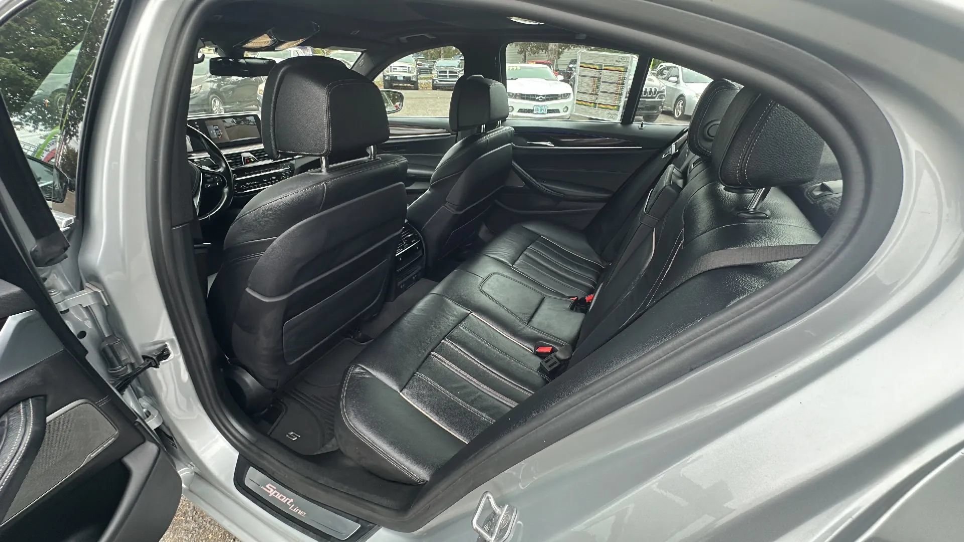 Used 2017 BMW 530i xDrive AWD/4WD image 10