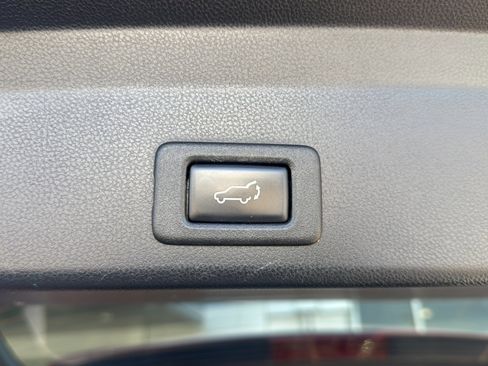 Used 2019 Subaru Ascent Premium image 27