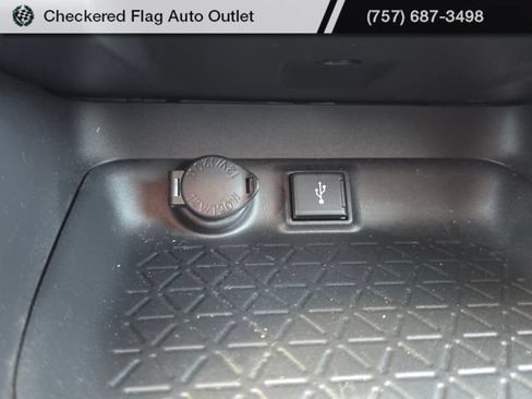 Used 2022 Toyota RAV4 XLE AWD/4WD image 35