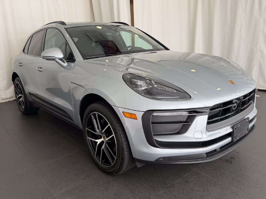 Certified 2026 Porsche Macan AWD/4WD image 7