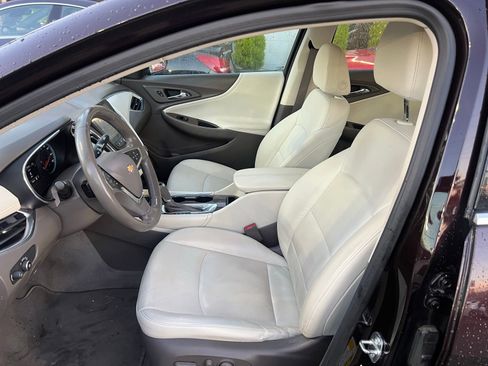 Used 2020 Chevrolet Malibu LT w/ Leather Package image 9