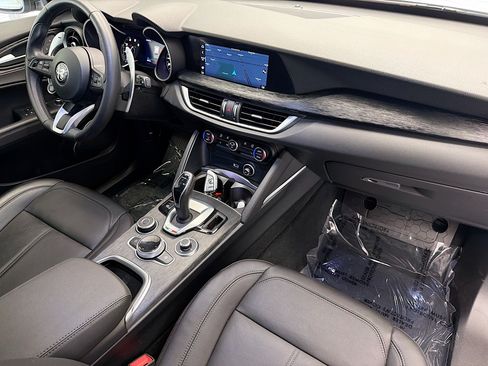 Used 2023 Alfa Romeo Stelvio Sprint AWD/4WD image 12