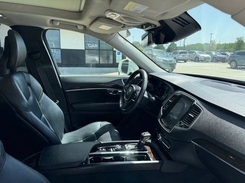 Used 2018 Volvo XC90 T6 Momentum w/ Momentum Plus Package AWD/4WD image 30