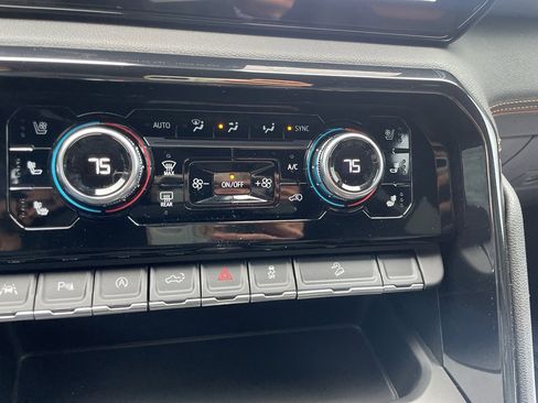 Used 2023 GMC Sierra 1500 AT4 w/ Technology Package image 31