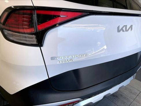 Used 2023 Kia Sportage EX image 27