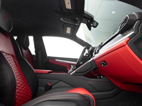 Used 2020 Lamborghini Urus image 47