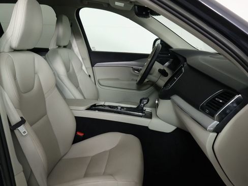 Used 2022 Volvo XC90 T5 Momentum w/ Protection Package Premier AWD/4WD image 29