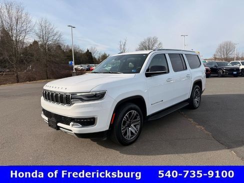 Used 2024 Jeep Wagoneer L Series II w/ Flexible Seating Group image 2