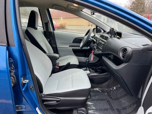 Used 2012 Toyota Prius C One image 18