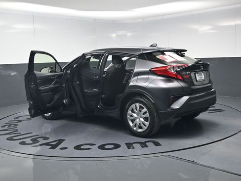 Used 2020 Toyota C-HR LE image 27