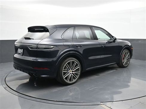 Used 2021 Porsche Cayenne GTS image 22