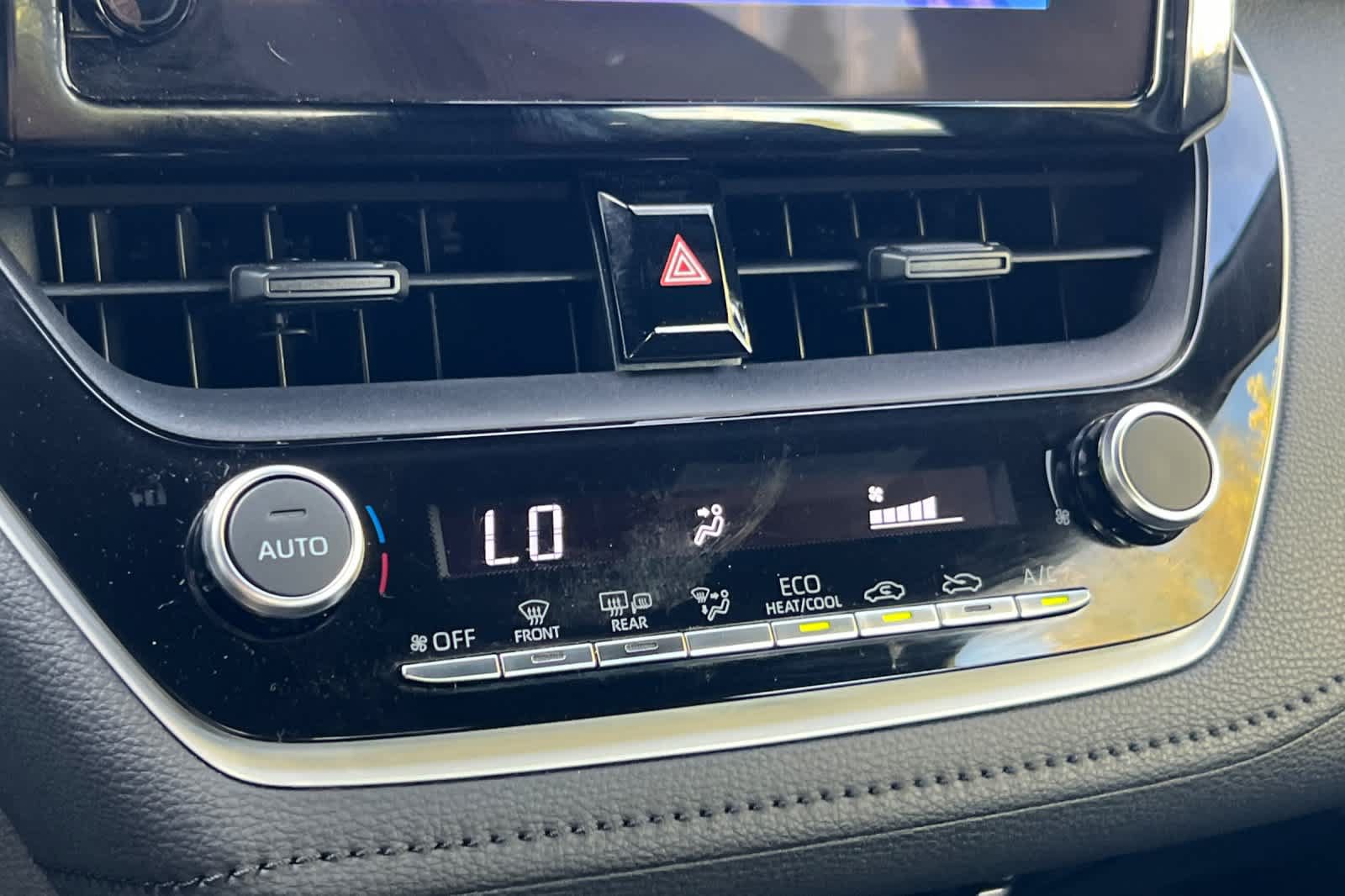Certified 2024 Toyota Corolla SE FWD image 20