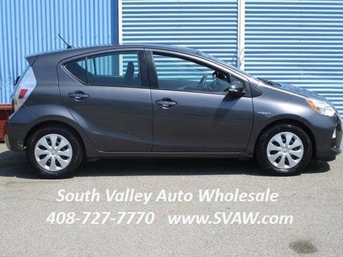 Used 2014 Toyota Prius C Two w/ Preferred Accessory Package FWD image 5