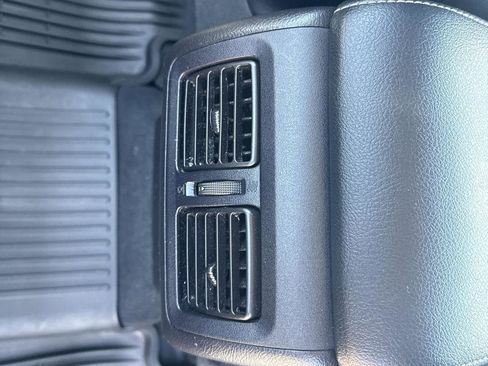 Used 2017 Toyota Camry XLE FWD image 23