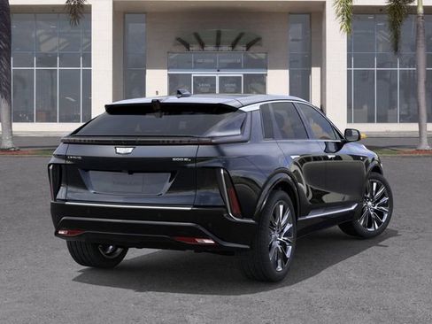 New 2026 Cadillac Lyriq Signature Luxury AWD/4WD image 4