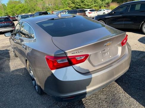 Used 2024 Chevrolet Malibu LT FWD image 2