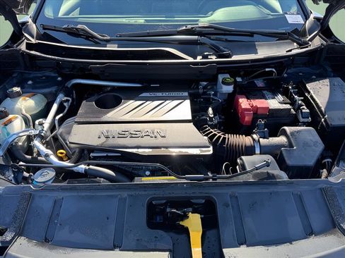 Used 2023 Nissan Rogue SV image 14