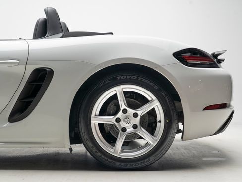 Used 2022 Porsche 718 Boxster RWD image 46