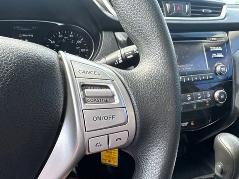 Used 2015 Nissan Rogue S AWD/4WD image 20