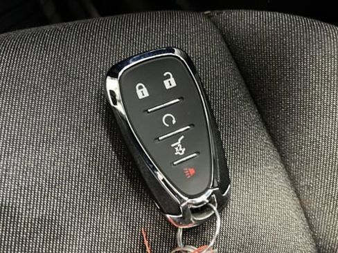 Used 2018 Chevrolet Equinox LT image 20