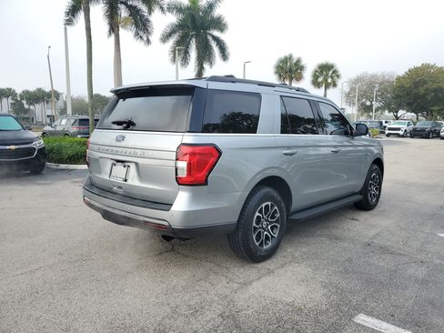 Used 2023 Ford Expedition XLT image 7