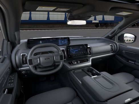 New 2026 Ford Expedition Platinum image 9