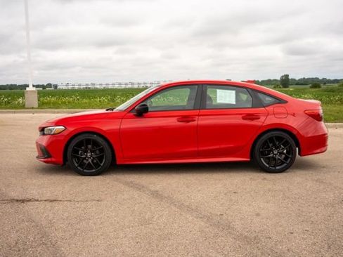 Used 2024 Honda Civic Sport image 4
