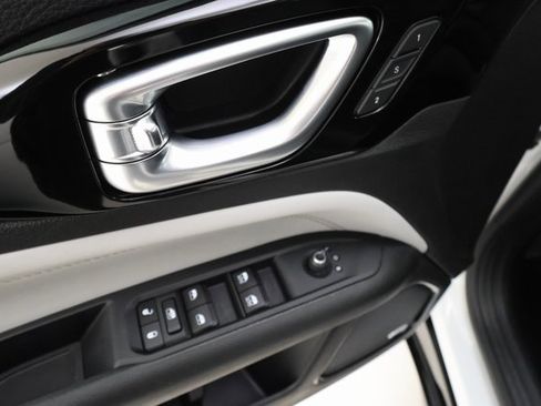 Used 2025 Jeep Compass Limited w/ Elite Group image 8