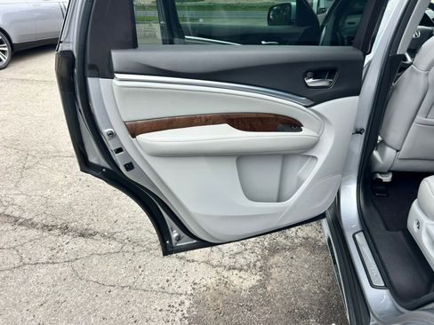 Used 2020 Acura MDX SH-AWD w/Technology Pkg image 18