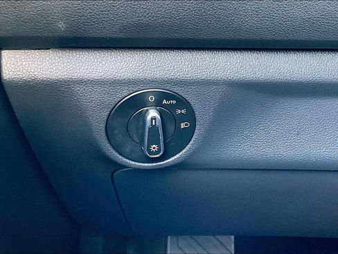 Used 2024 Volkswagen Jetta S image 31