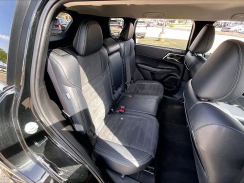 Used 2024 Mitsubishi Outlander SE image 20