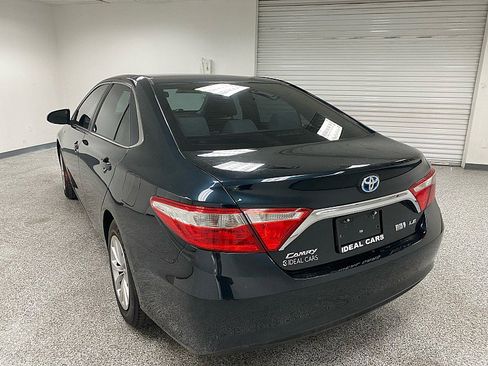 Used 2015 Toyota Camry LE image 7
