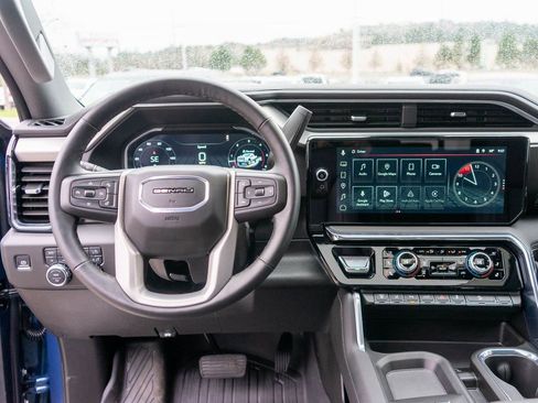 Used 2025 GMC Sierra 2500 Denali w/ Denali Reserve Package AWD/4WD image 16