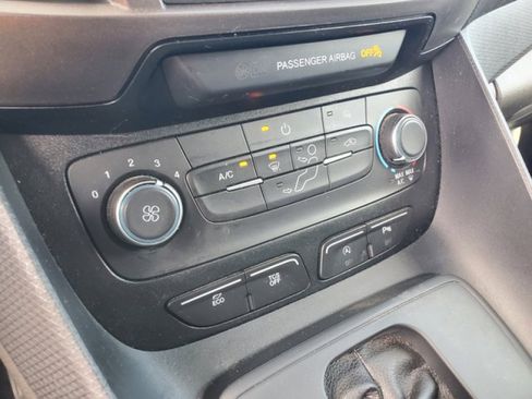 Used 2022 Ford Transit Connect XLT image 25