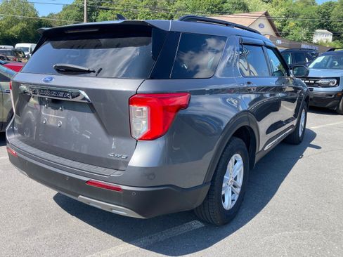 Used 2022 Ford Explorer XLT w/ Equipment Group 202A AWD/4WD image 5