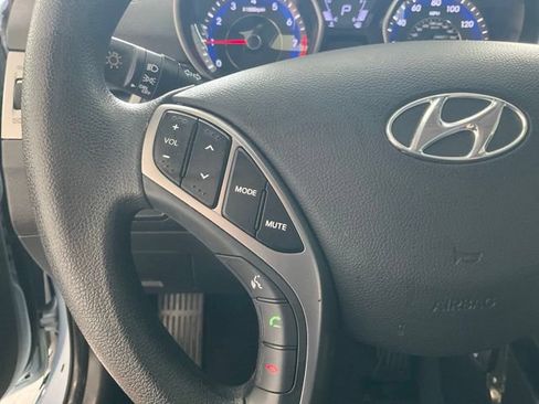 Used 2013 Hyundai Elantra FWD image 8