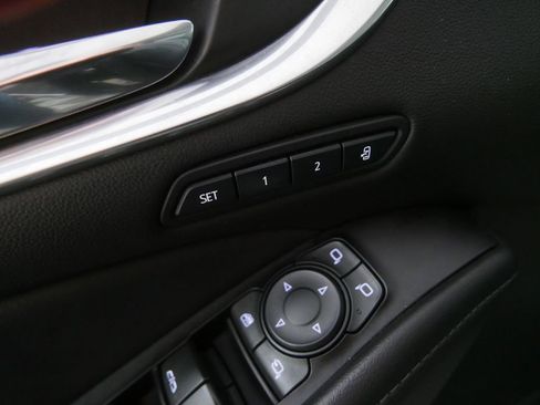 Used 2020 Buick Enclave Avenir w/ Avenir Technology Package AWD/4WD image 16