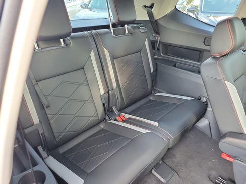 New 2026 Volkswagen Atlas Peak Edition image 11