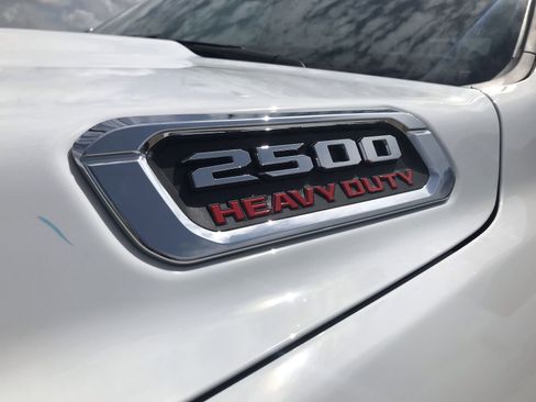New 2025 RAM 2500 Laramie AWD/4WD image 4