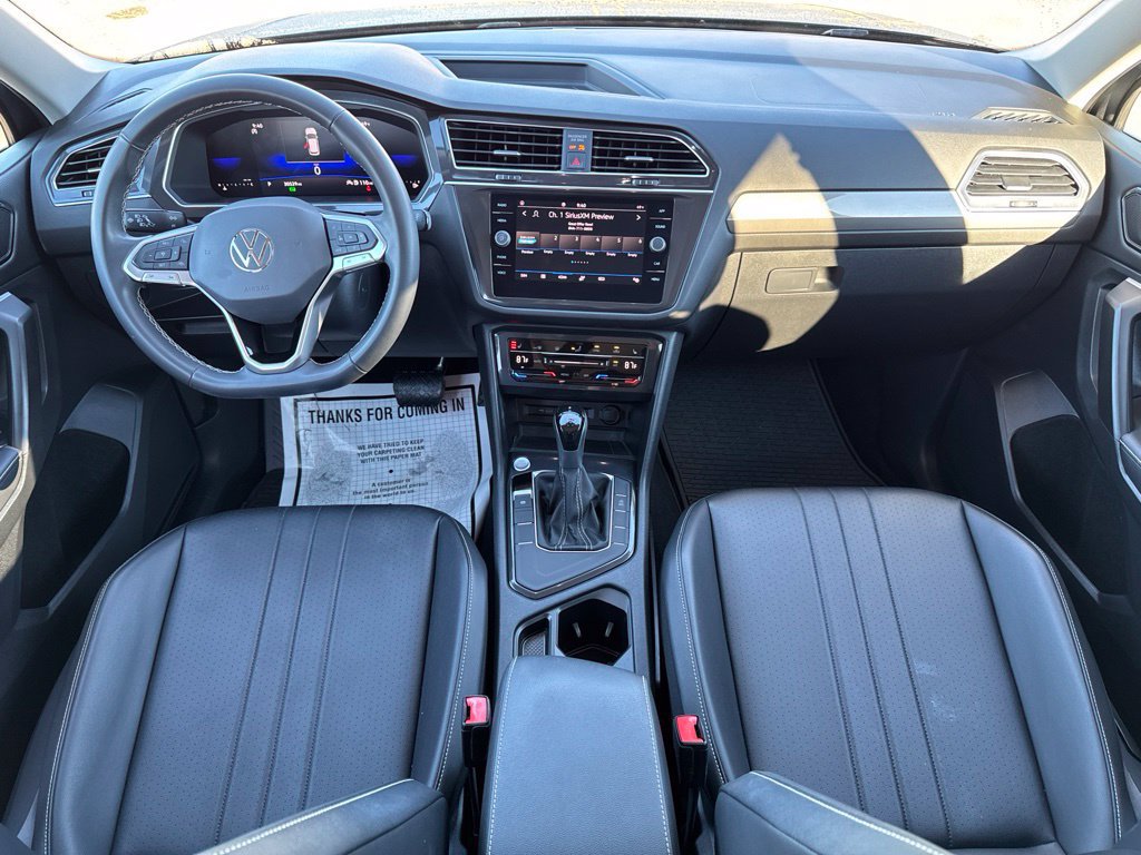 Certified 2023 Volkswagen Tiguan SE w/ Panoramic Sunroof Package FWD image 30