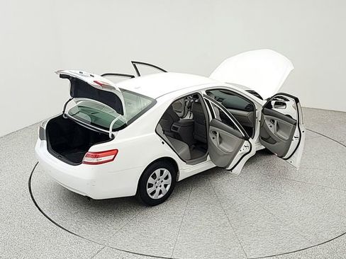 Used 2011 Toyota Camry LE FWD image 37