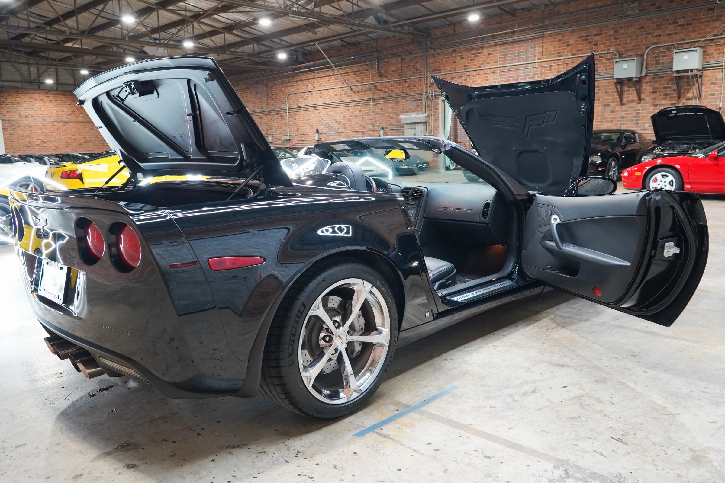 Used 2011 Chevrolet Corvette Grand Sport w/ Preferred Equipment Group RWD image 27