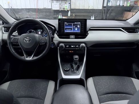 Used 2022 Toyota RAV4 XLE w/ XLE Grade Weather Package AWD/4WD image 22