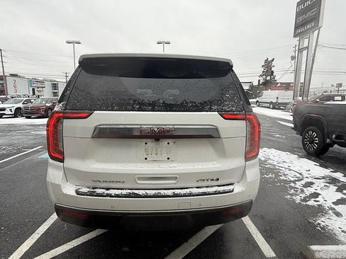Used 2023 GMC Yukon XL AT4 image 3