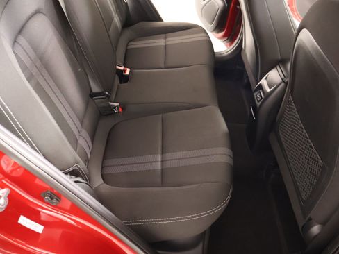 Used 2025 Hyundai Venue SEL FWD image 13